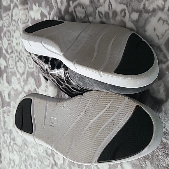 Vaneli sport slip on shoe - Picture 3 of 4